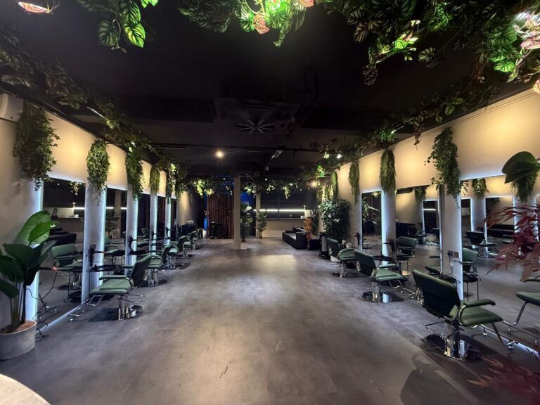 yahooo hair salon near KSL